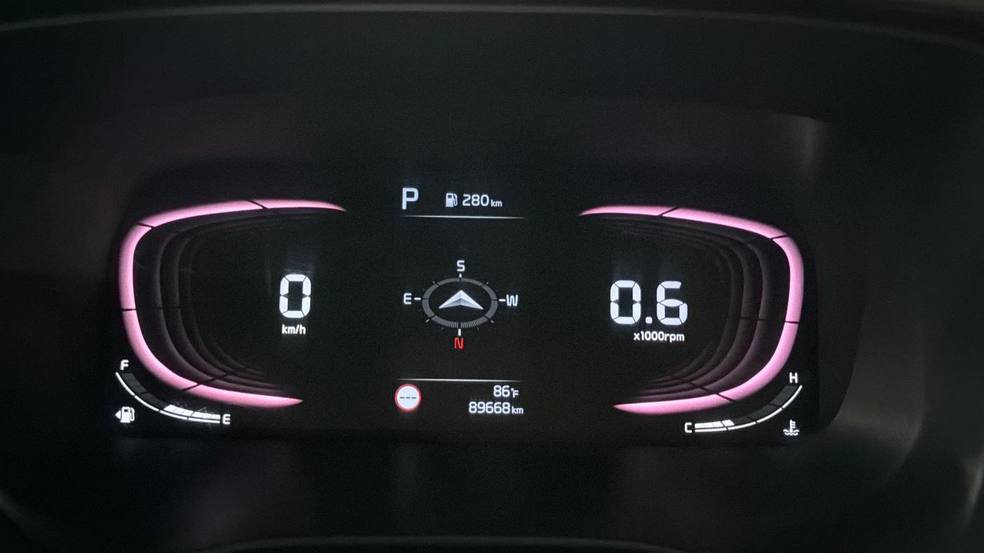 2022 KIA CARENS LUXURY PLUS 1.4 PETROL DCT 6 STR, Petrol, Automatic, 89,668 km, Odometer Image
