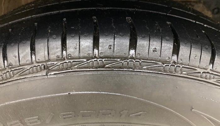 2021 Maruti Dzire VXI AMT, Petrol, Automatic, 75,490 km, Right Front Tyre Tread