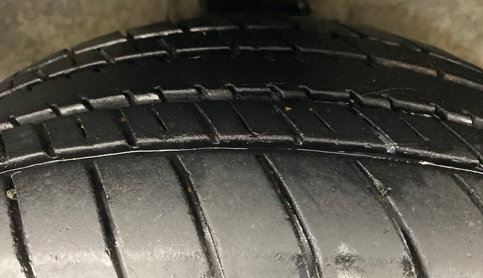 2010 Hyundai i20 MAGNA O 1.2, Petrol, Manual, 75,771 km, Right Front Tyre Tread