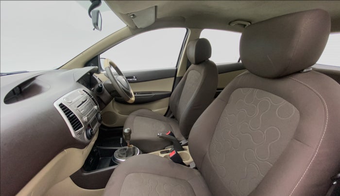 2010 Hyundai i20 MAGNA O 1.2, Petrol, Manual, 75,771 km, Right Side Front Door Cabin
