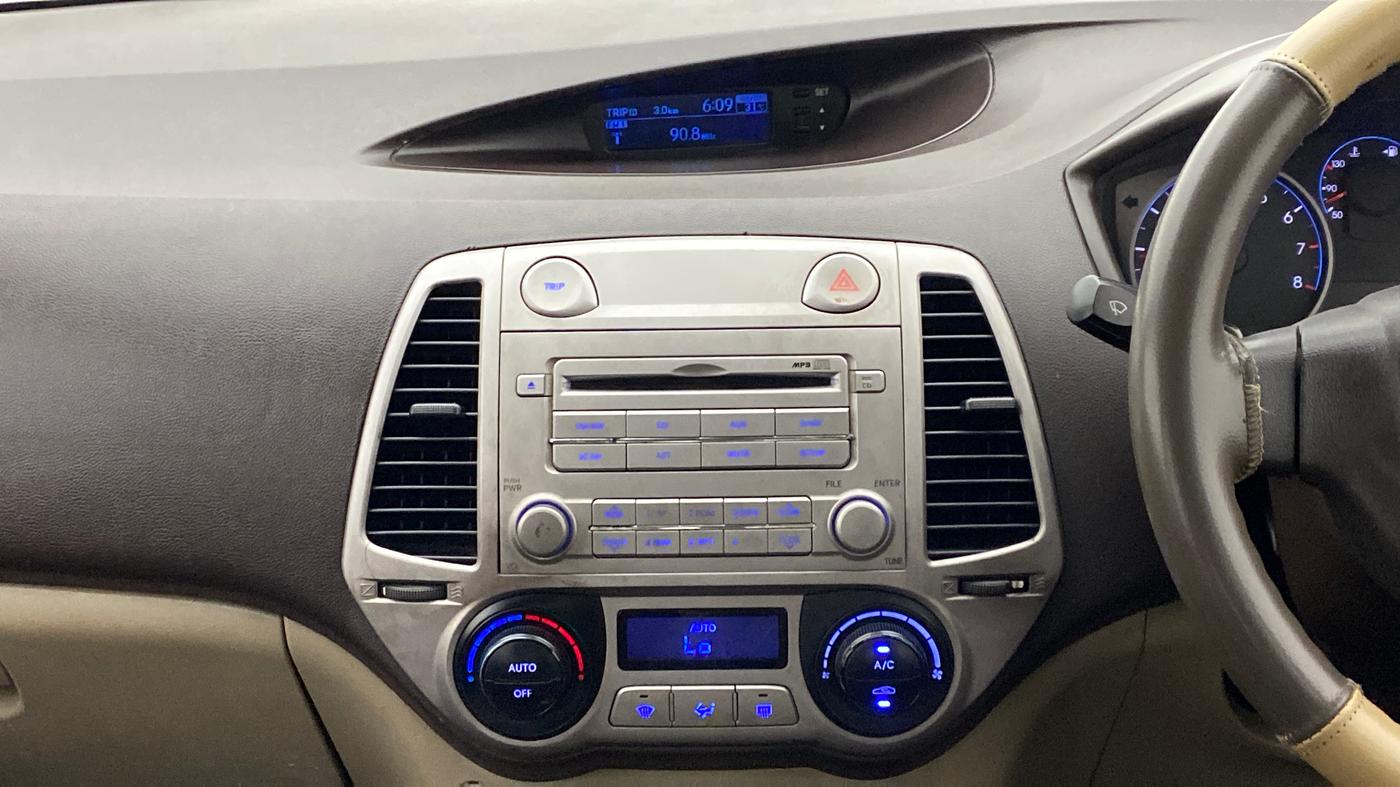 2010 Hyundai i20 MAGNA O 1.2, Petrol, Manual, 75,771 km, Air Conditioner