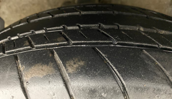 2010 Hyundai i20 MAGNA O 1.2, Petrol, Manual, 75,771 km, Left Front Tyre Tread