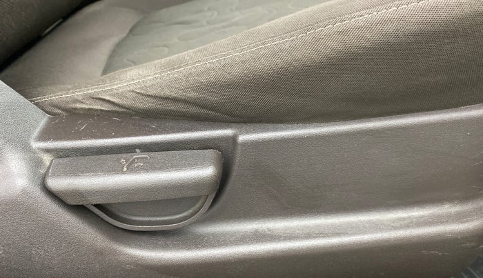 2010 Hyundai i20 MAGNA O 1.2, Petrol, Manual, 75,771 km, Driver Side Adjustment Panel