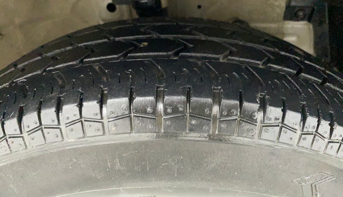 2015 Maruti Swift Dzire VXI, Petrol, Manual, 36,888 km, Right Front Tyre Tread