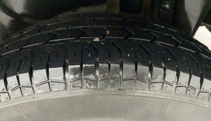 2015 Maruti Swift Dzire VXI, Petrol, Manual, 36,888 km, Left Rear Tyre Tread