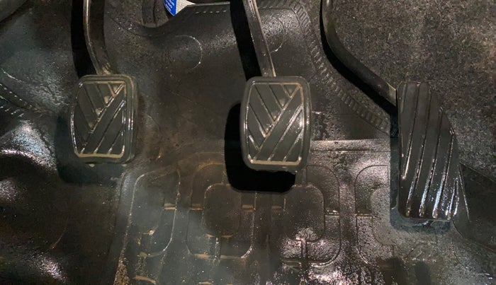 2018 Maruti Wagon R 1.0 VXI+ (O) MT, Petrol, Manual, 26,846 km, Pedals