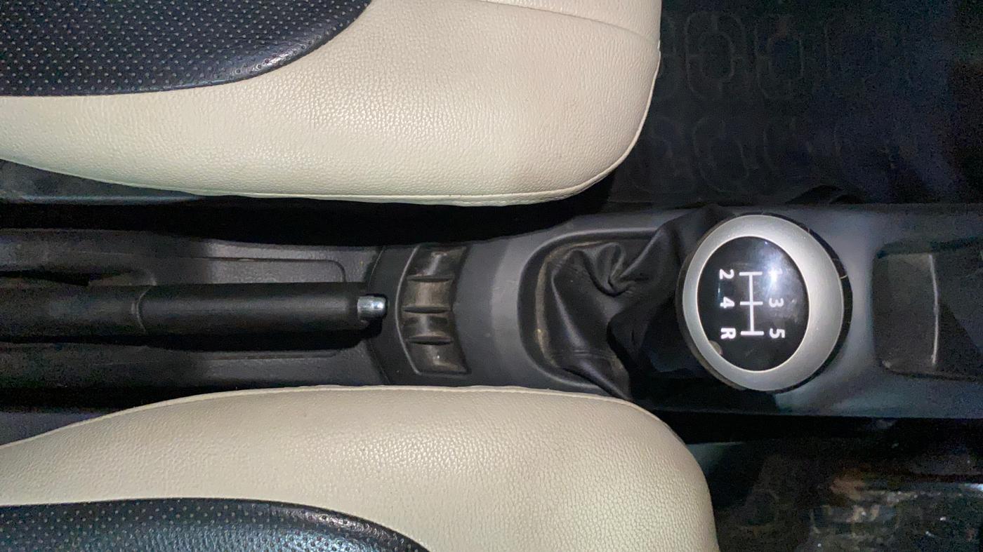 2018 Maruti Wagon R 1.0 VXI+ (O) MT, Petrol, Manual, 26,846 km, Gear Lever