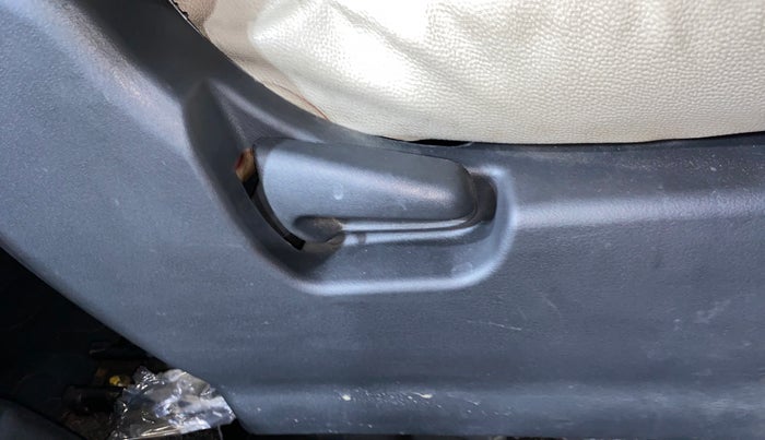 2018 Maruti Wagon R 1.0 VXI+ (O) MT, Petrol, Manual, 26,846 km, Driver Side Adjustment Panel