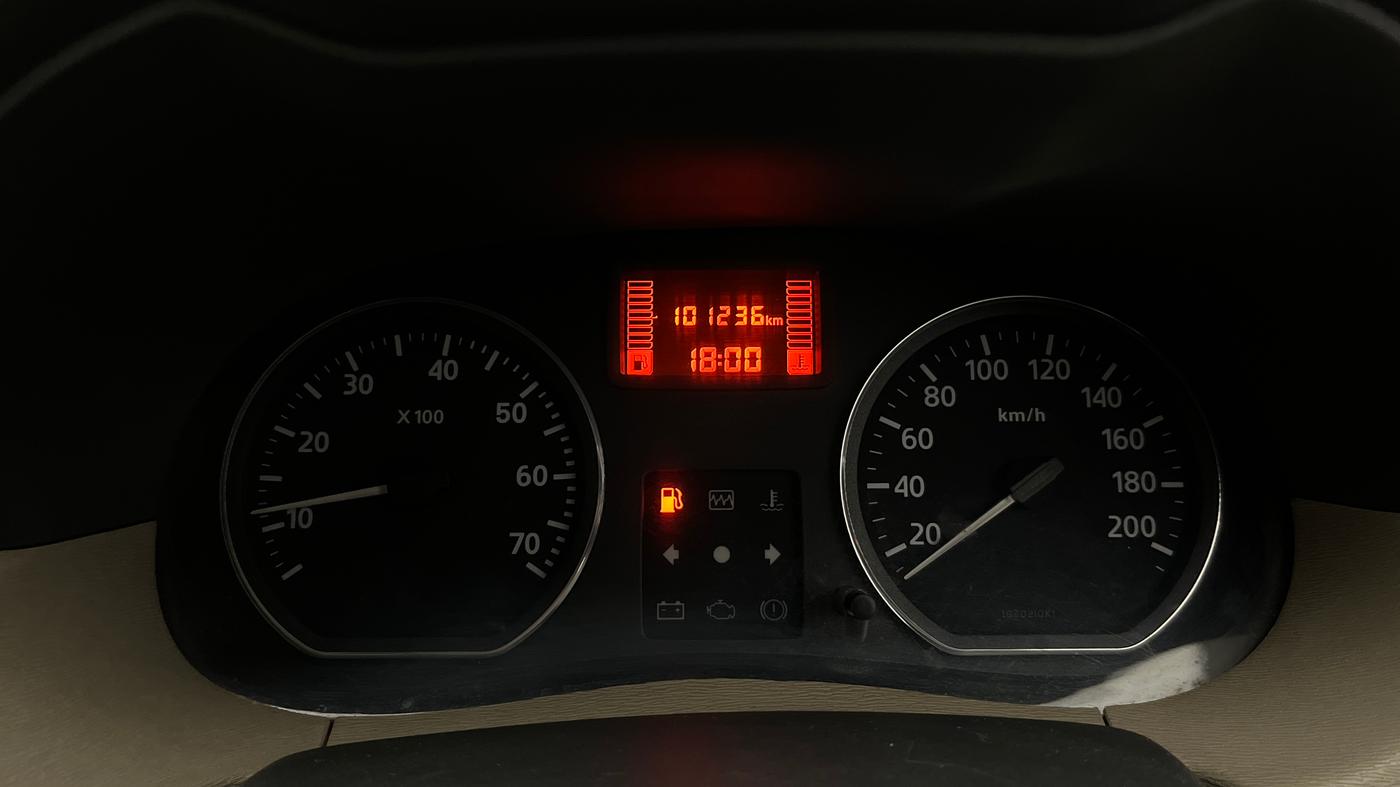 2015 Nissan Terrano XL (P), Petrol, Manual, 1,01,363 km, Odometer Image