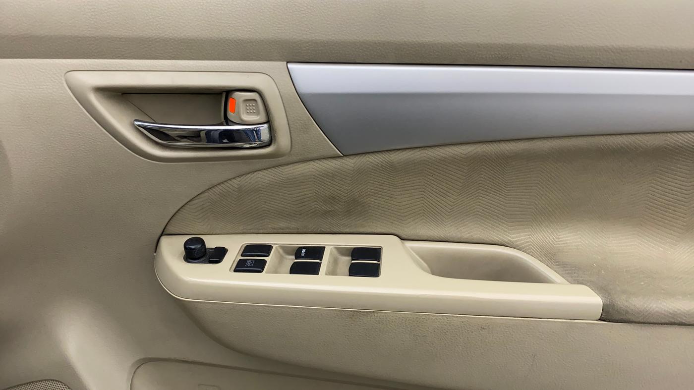 2015 Maruti Ertiga ZXI+, Petrol, Manual, 99,150 km, Driver Side Door Panels Control
