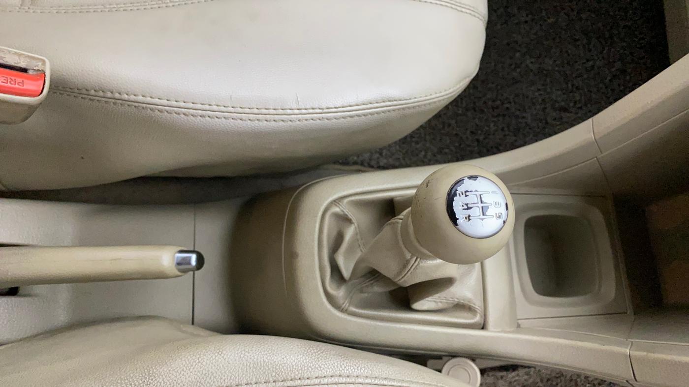 2015 Maruti Ertiga ZXI+, Petrol, Manual, 99,150 km, Gear Lever
