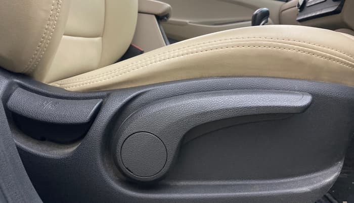 2018 Hyundai Tucson 2WD MT PETROL, Petrol, Manual, 50,164 km, Driver Side Adjustment Panel