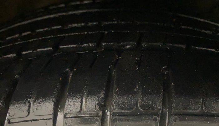 2017 Hyundai Creta SX PLUS 1.6 PETROL, Petrol, Manual, 93,076 km, Right Front Tyre Tread