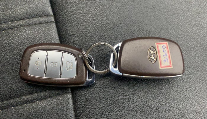 2017 Hyundai Creta SX PLUS 1.6 PETROL, Petrol, Manual, 93,076 km, Key Close Up