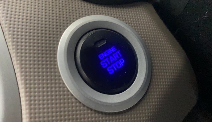 2017 Hyundai Creta SX PLUS 1.6 PETROL, Petrol, Manual, 93,076 km, Keyless Start/ Stop Button