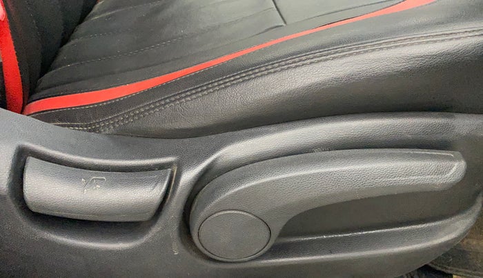 2017 Hyundai Creta SX PLUS 1.6 PETROL, Petrol, Manual, 93,076 km, Driver Side Adjustment Panel