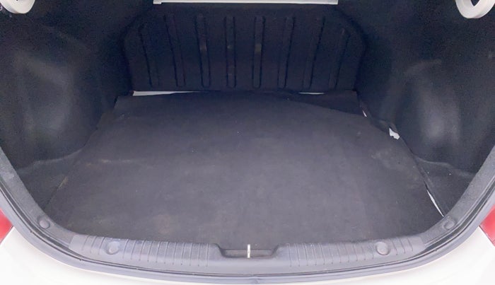 2017 Hyundai Verna FLUIDIC 1.6 SX VTVT, Petrol, Manual, 23,938 km, Boot Inside