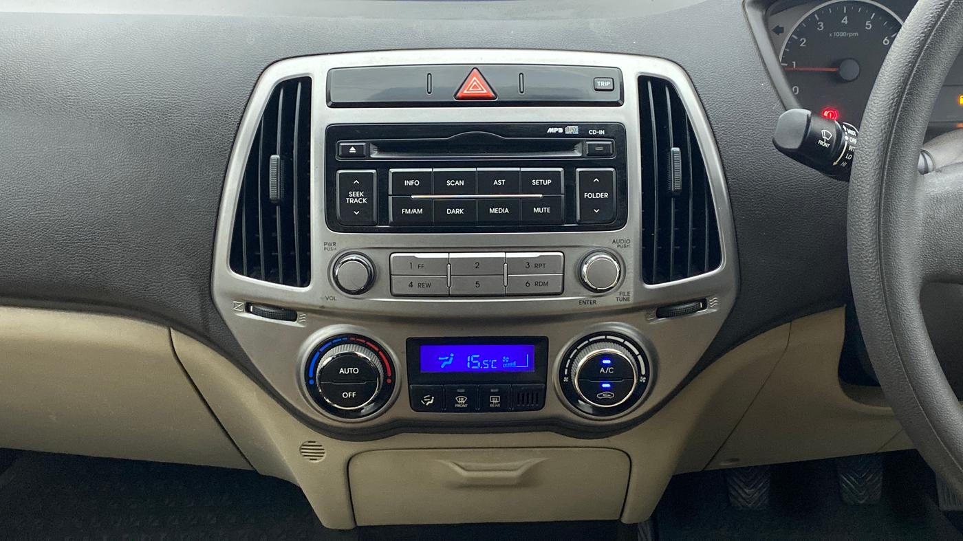 2014 Hyundai i20 MAGNA (O) 1.2, Petrol, Manual, 53,304 km, Air Conditioner