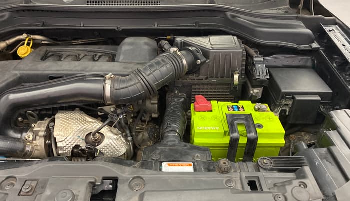 2020 Mahindra XUV300 W8 1.5 DIESEL AMT, Diesel, Automatic, 1,18,911 km, Engine View - Left