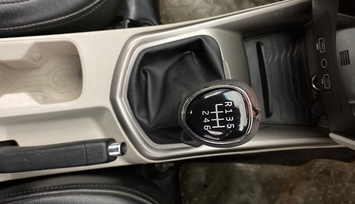 2020 Mahindra XUV300 W8 1.5 DIESEL AMT, Diesel, Automatic, 1,18,911 km, Gear Lever