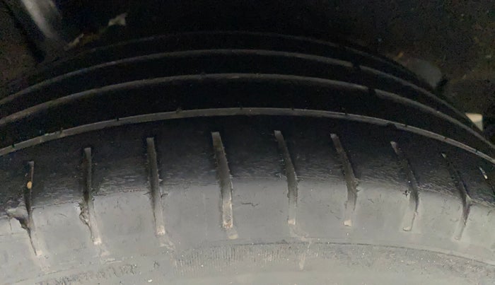 2016 Maruti Baleno ZETA PETROL 1.2, Petrol, Manual, 74,460 km, Right Rear Tyre Tread