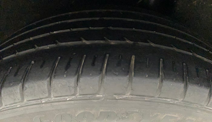 2016 Maruti Baleno ZETA PETROL 1.2, Petrol, Manual, 74,460 km, Left Rear Tyre Tread
