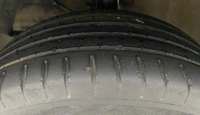 2016 Maruti Baleno ZETA PETROL 1.2, Petrol, Manual, 74,460 km, Left Front Tyre Tread