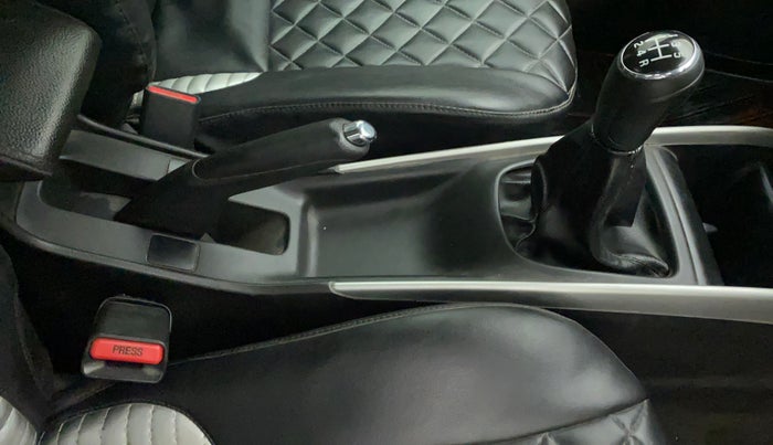 2016 Maruti Baleno ZETA PETROL 1.2, Petrol, Manual, 74,460 km, Gear Lever