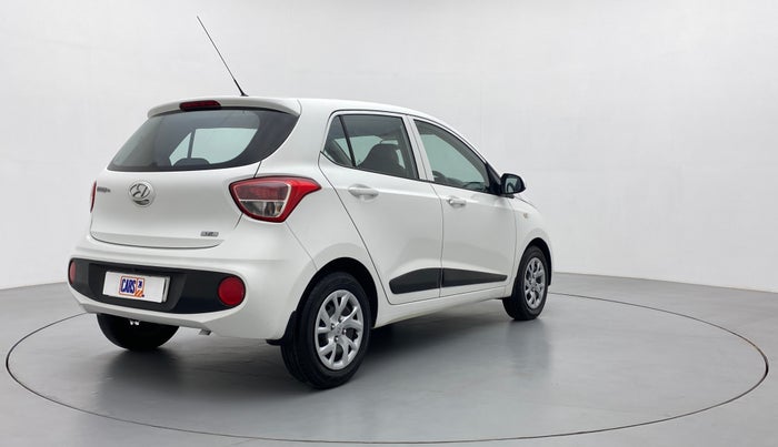 2017 Hyundai Grand i10 MAGNA 1.2 KAPPA VTVT, Petrol, Manual, 49,450 km, Right Back Diagonal