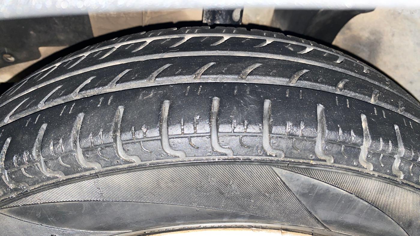 2015 Renault Kwid RXL, Petrol, Manual, 60,169 km, Left Front Tyre Tread