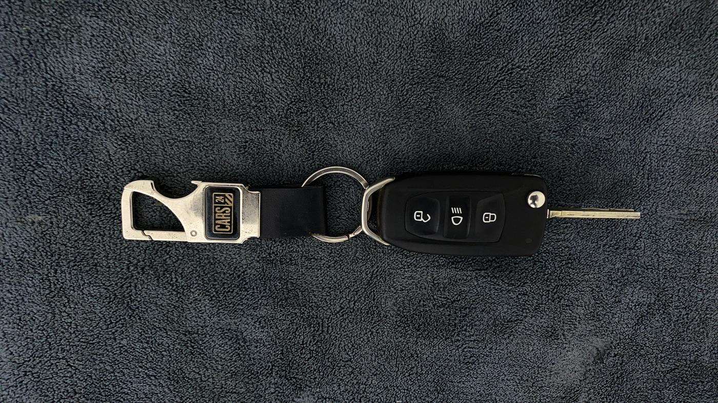 2018 Tata NEXON XM PETROL, Petrol, Manual, 10,048 km, Key Close Up