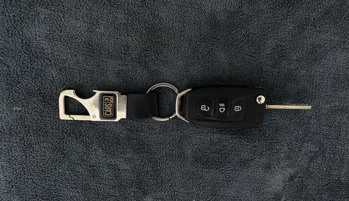 2018 Tata NEXON XM PETROL, Petrol, Manual, 10,048 km, Key Close Up