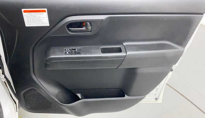 2023 Maruti New Wagon-R LXI CNG 1.0, CNG, Manual, 23,687 km, Driver Side Door Panels Control