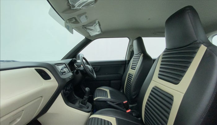 2023 Maruti New Wagon-R LXI CNG 1.0, CNG, Manual, 23,687 km, Right Side Front Door Cabin