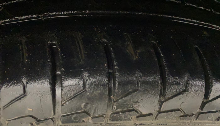 2015 Toyota Corolla Altis JS PETROL, Petrol, Manual, 85,878 km, Right Front Tyre Tread