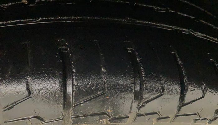 2015 Toyota Corolla Altis JS PETROL, Petrol, Manual, 85,878 km, Left Front Tyre Tread