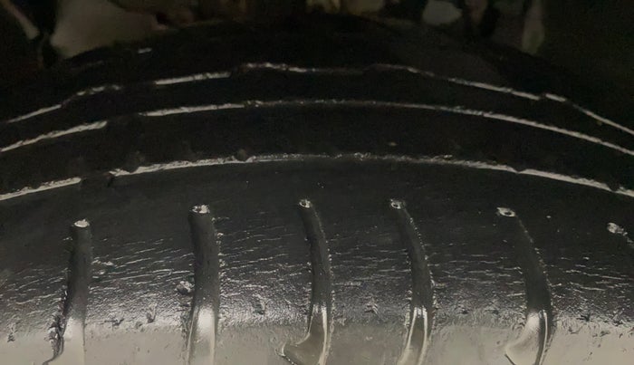 2018 Renault Duster RXS PETROL, Petrol, Manual, 57,282 km, Left Front Tyre Tread