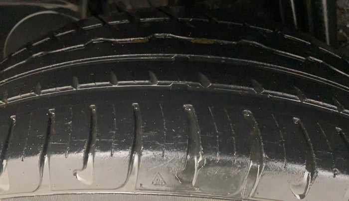 2018 Renault Duster RXS PETROL, Petrol, Manual, 57,282 km, Right Rear Tyre Tread