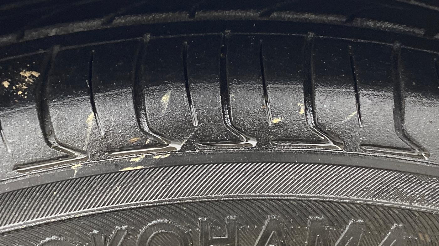 2019 Hyundai Grand i10 SPORTZ AT 1.2 KAPPA VTVT, Petrol, Automatic, 50,650 km, Right Front Tyre Tread