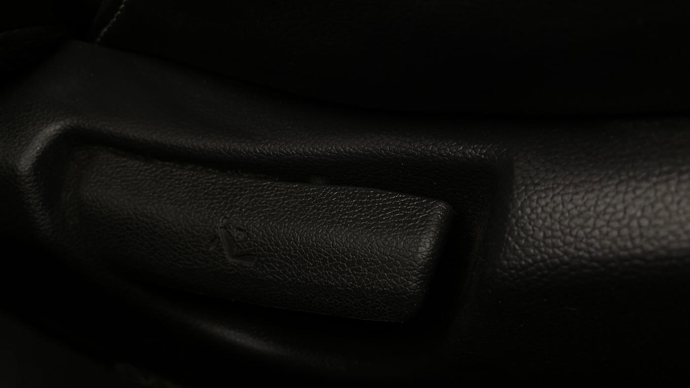 2019 Hyundai Grand i10 SPORTZ AT 1.2 KAPPA VTVT, Petrol, Automatic, 50,650 km, Driver Side Adjustment Panel