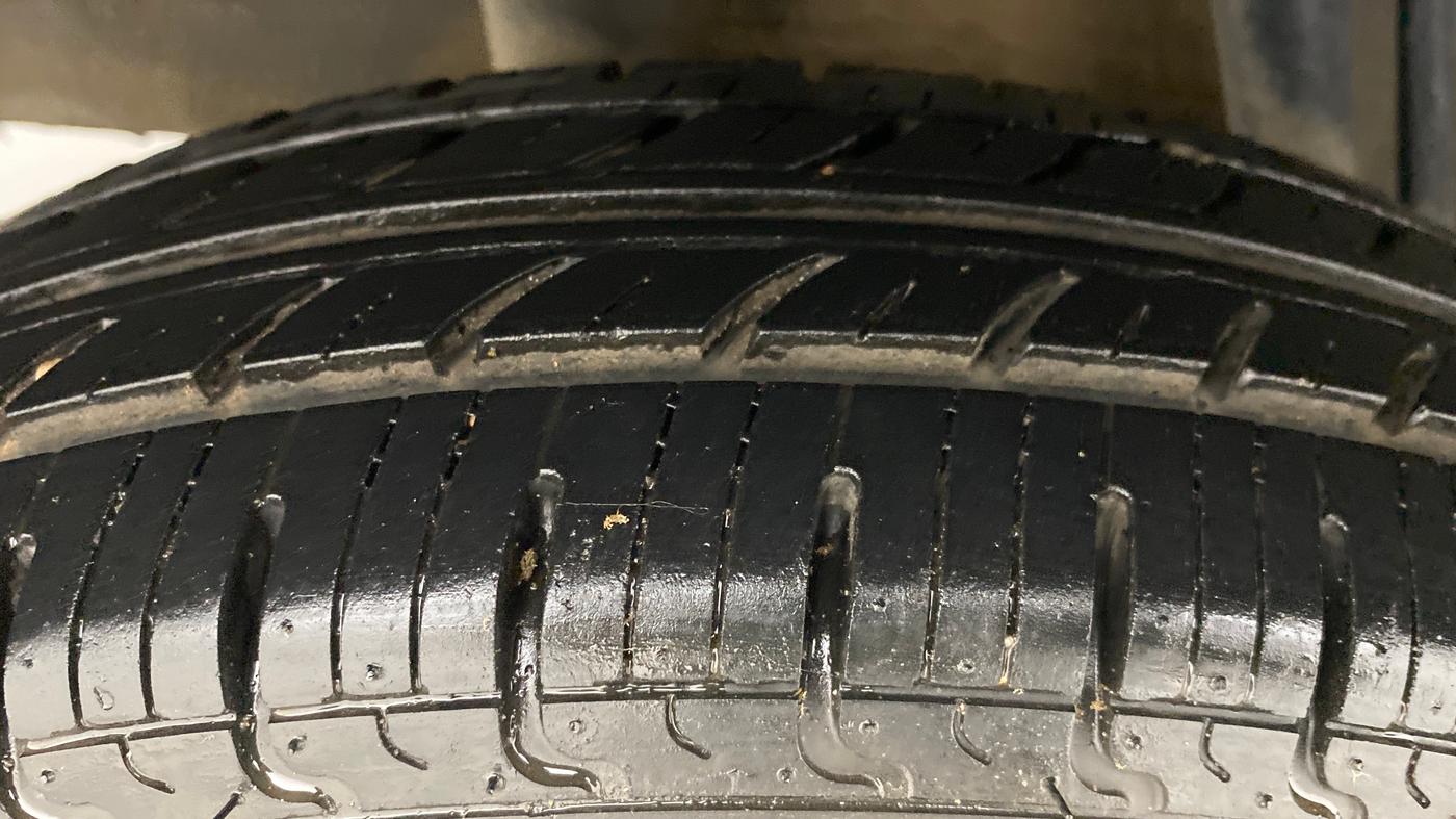 2018 Renault Kwid RXL, Petrol, Manual, 19,048 km, Right Rear Tyre Tread