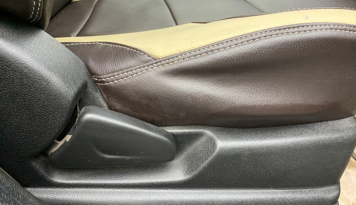 2018 Renault Kwid RXL, Petrol, Manual, 19,048 km, Driver Side Adjustment Panel