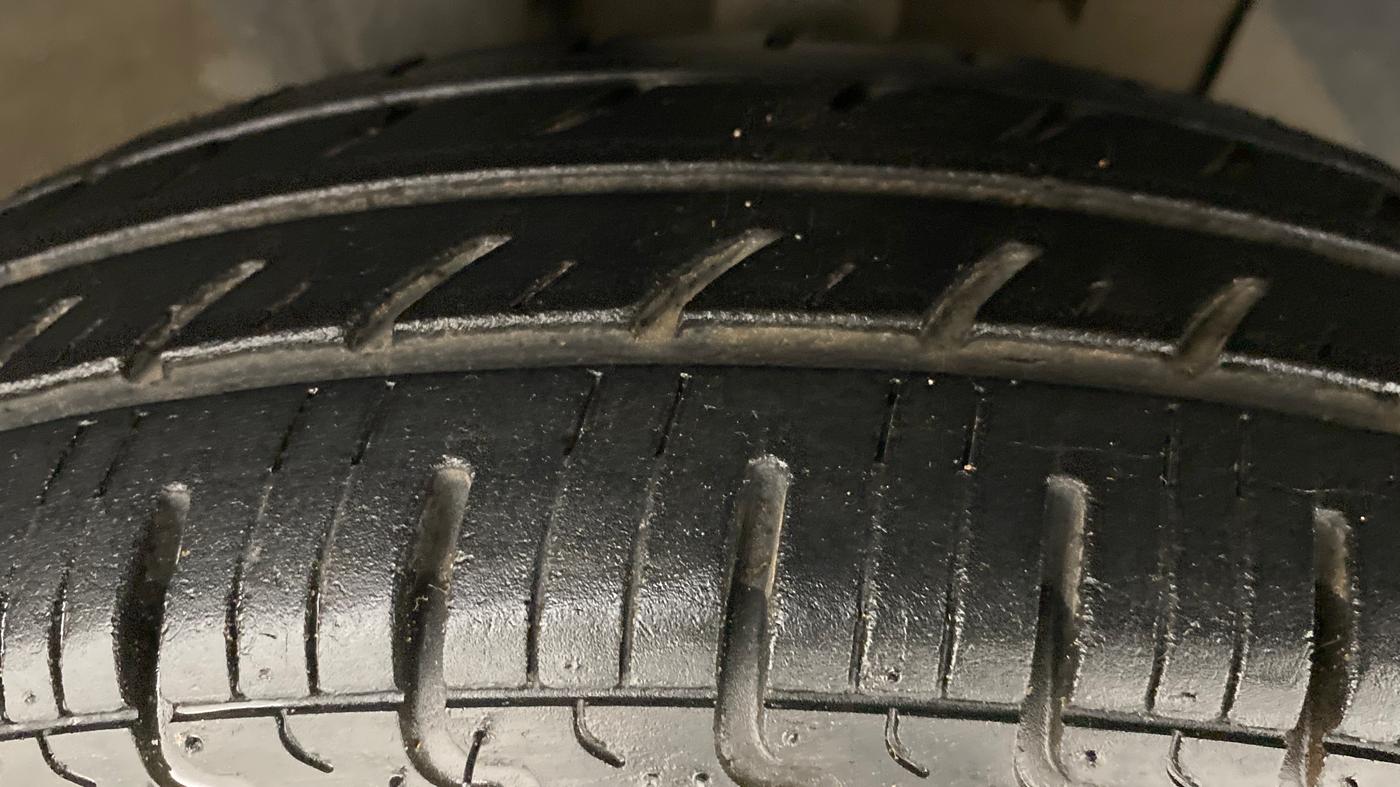 2018 Renault Kwid RXL, Petrol, Manual, 19,048 km, Right Front Tyre Tread