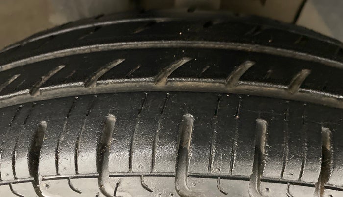 2018 Renault Kwid RXL, Petrol, Manual, 19,048 km, Right Front Tyre Tread
