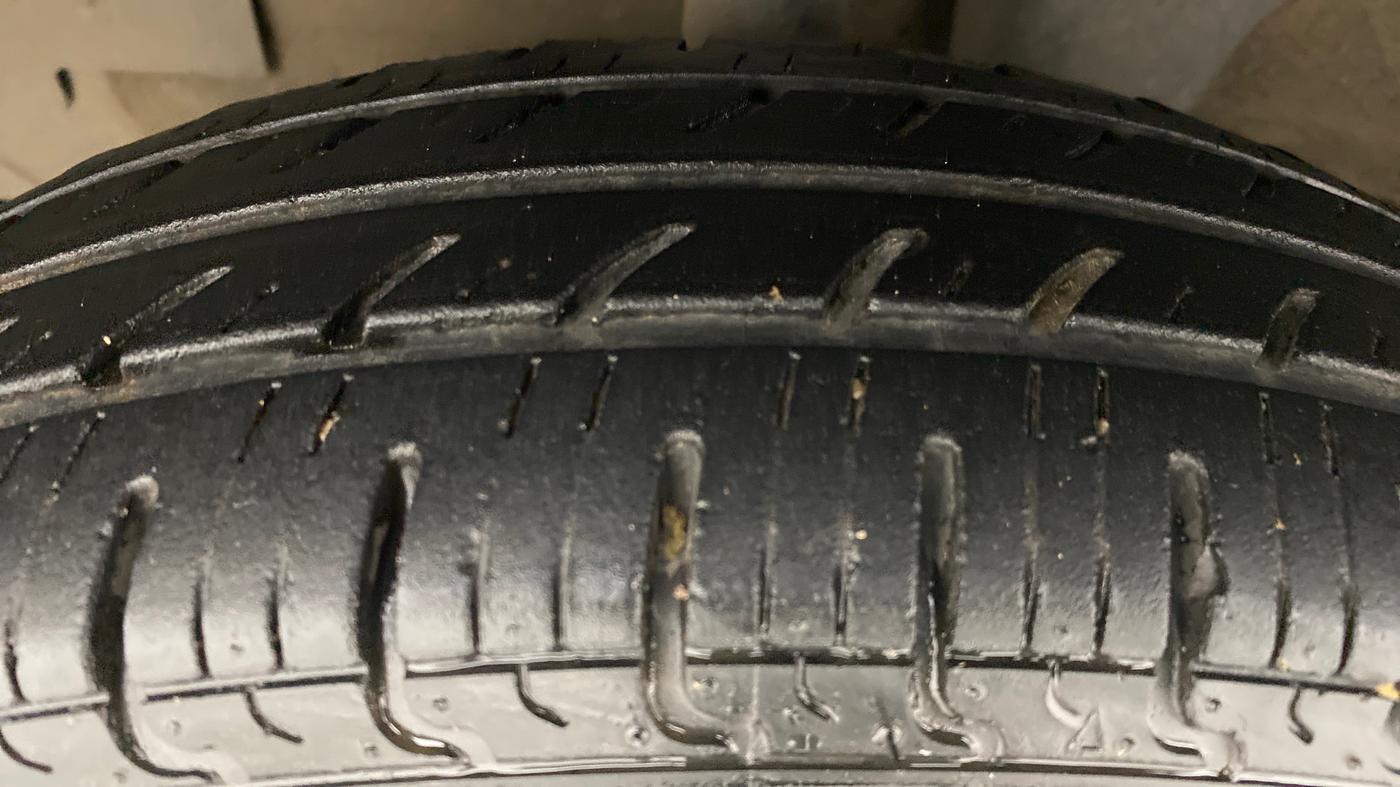 2018 Renault Kwid RXL, Petrol, Manual, 19,048 km, Left Front Tyre Tread