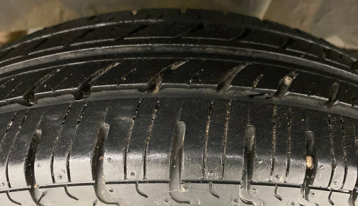 2018 Renault Kwid RXL, Petrol, Manual, 19,048 km, Left Rear Tyre Tread