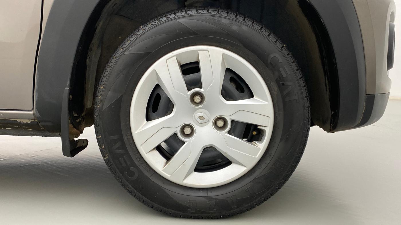 2018 Renault Kwid RXL, Petrol, Manual, 19,048 km, Right Front Wheel