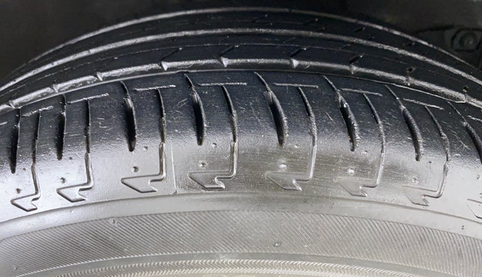 2010 Honda City S MT PETROL, Petrol, Manual, 39,852 km, Right Front Tyre Tread
