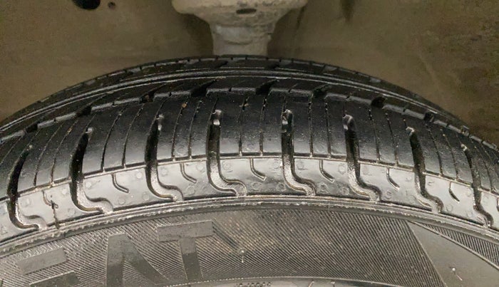 2017 Maruti Wagon R 1.0 VXI, Petrol, Manual, 49,296 km, Left Front Tyre Tread