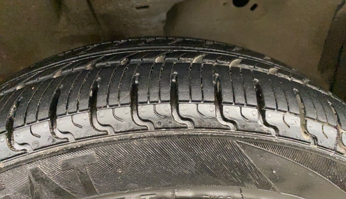 2017 Maruti Wagon R 1.0 VXI, Petrol, Manual, 49,296 km, Right Front Tyre Tread